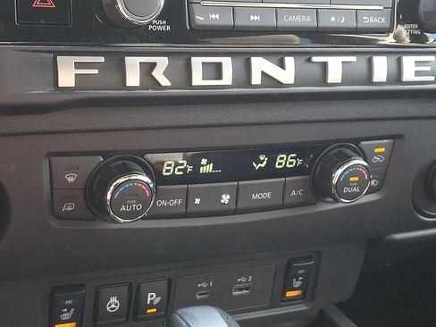 Used 2025 Nissan Frontier SV w/ SV Convenience Package image 15