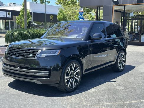 Used 2023 Land Rover Range Rover SE AWD/4WD image 3