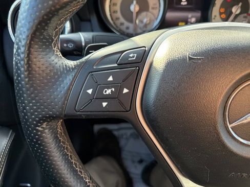 Used 2014 Mercedes-Benz CLA 250 image 28