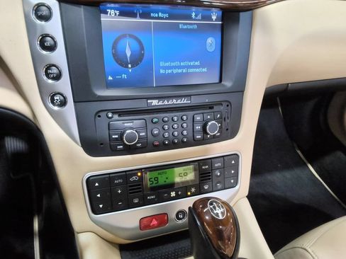 Used 2012 Maserati GranTurismo Convertible RWD image 31