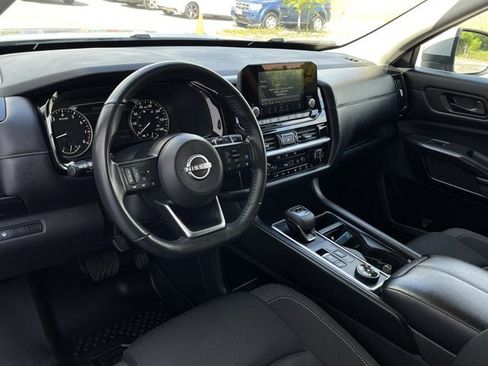 Used 2024 Nissan Pathfinder SV AWD/4WD image 11