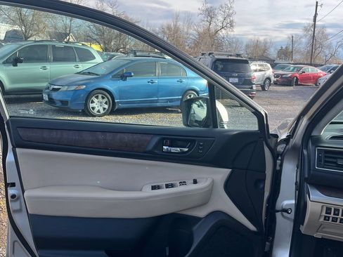 Used 2016 Subaru Outback 2.5i Limited image 10