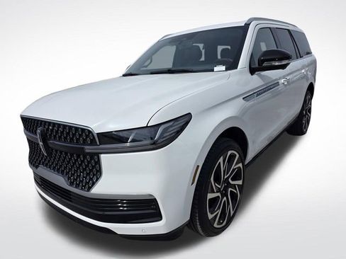 New 2026 Lincoln Navigator Reserve image 5