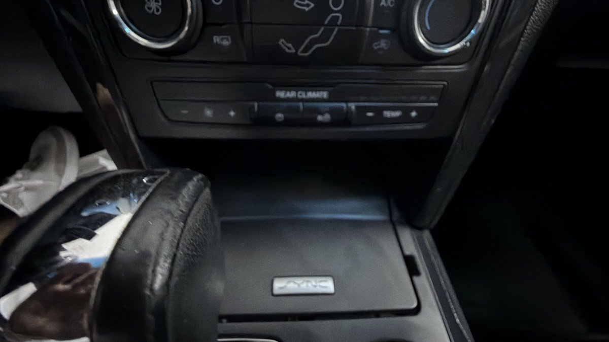 Used 2016 Ford Explorer XLT FWD image 20