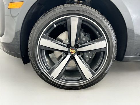Used 2026 Porsche Macan AWD/4WD image 31