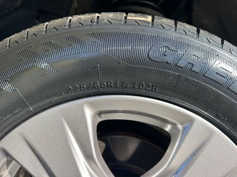 Used 2022 Toyota RAV4 XLE image 32