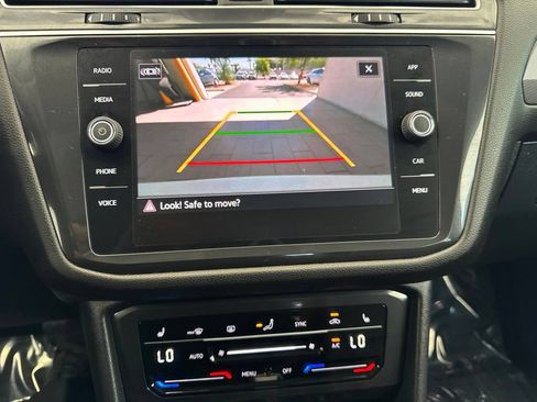 Certified 2023 Volkswagen Tiguan SE FWD image 19