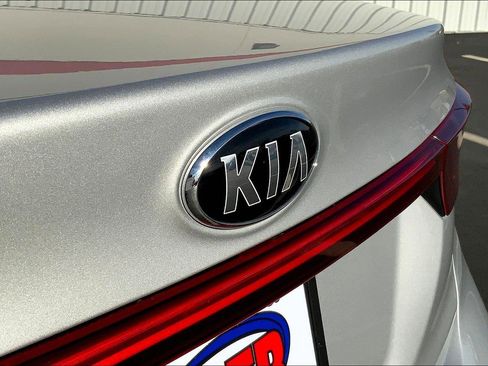 Used 2021 Kia Forte LXS FWD image 30