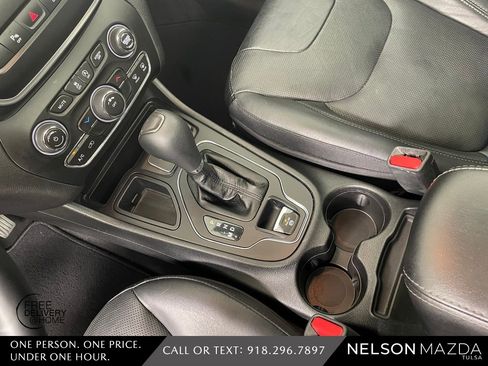 Used 2021 Jeep Cherokee Latitude Lux w/ Sun & Sound Group image 29