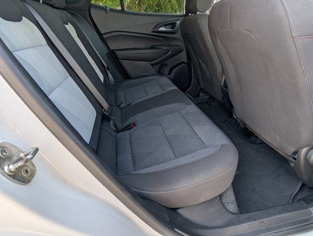 Used 2024 Chevrolet Trax RS FWD image 26