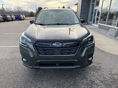 Used 2023 Subaru Forester Premium image 8