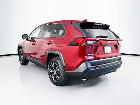 Used 2022 Toyota RAV4 LE image 7