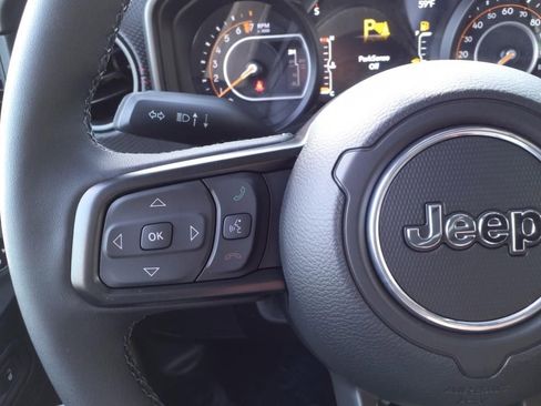 New 2025 Jeep Gladiator Rubicon image 19