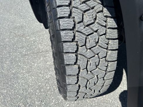 Used 2024 Rivian R1S Adventure AWD/4WD image 20