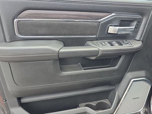 New 2025 RAM 2500 Laramie AWD/4WD image 8