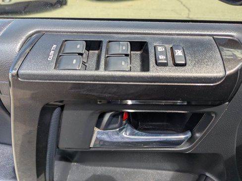 Used 2019 Toyota 4Runner TRD Off-Road Premium AWD/4WD image 10