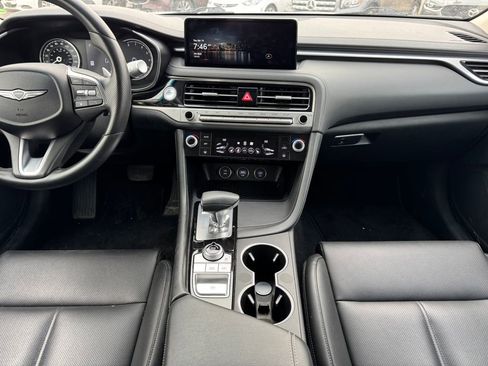 Used 2025 Genesis G70 2.5T image 9