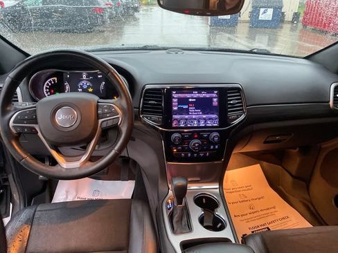 Used 2019 Jeep Grand Cherokee Altitude AWD/4WD image 22