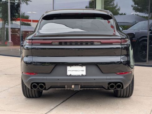 New 2026 Porsche Cayenne Coupe AWD/4WD image 10