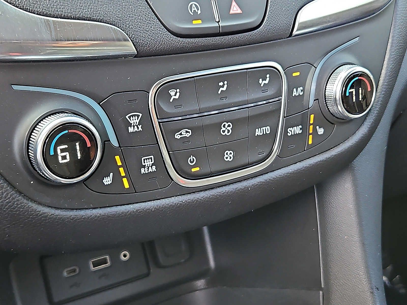 Used 2024 Chevrolet Equinox LT AWD/4WD image 15