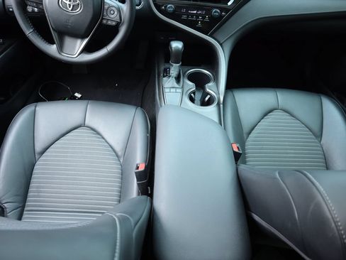 Used 2024 Toyota Camry SE w/ Audio Upgrade Package FWD image 8