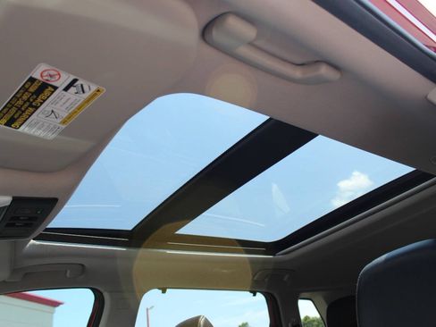 Used 2021 Nissan Rogue SL FWD image 18
