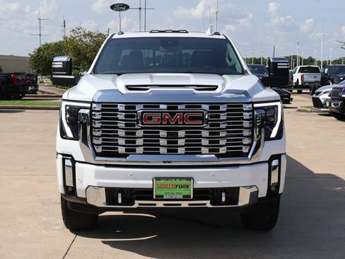 Used 2025 GMC Sierra 2500 Denali AWD/4WD image 2