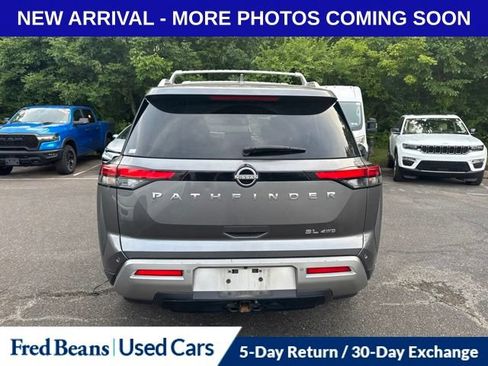 Used 2022 Nissan Pathfinder SL AWD/4WD image 3