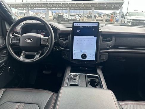 Used 2023 Ford Expedition Limited image 15