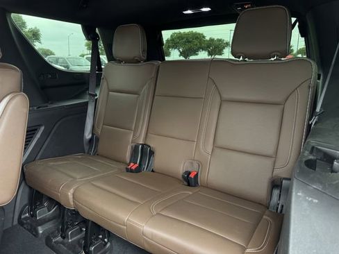 Used 2021 Chevrolet Tahoe High Country w/ Premium Package image 30