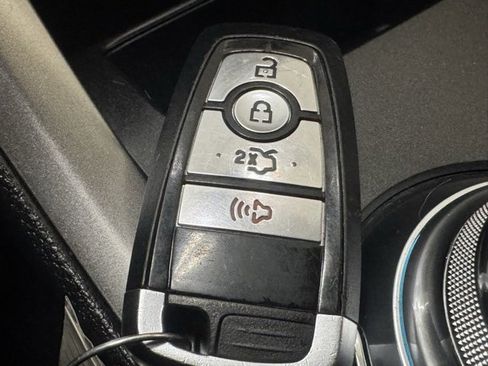 Used 2020 Ford Fusion SE image 34