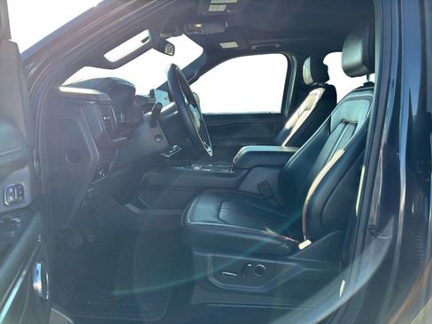 Used 2023 Ford Expedition Limited image 14