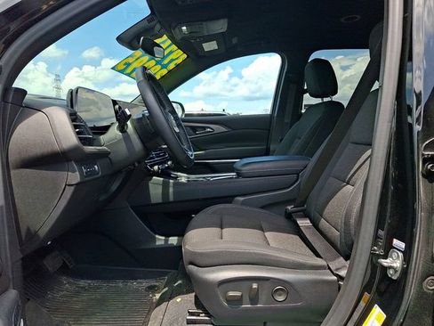 Used 2024 Chevrolet Traverse LT w/ Enhanced Driving Package AWD/4WD image 13
