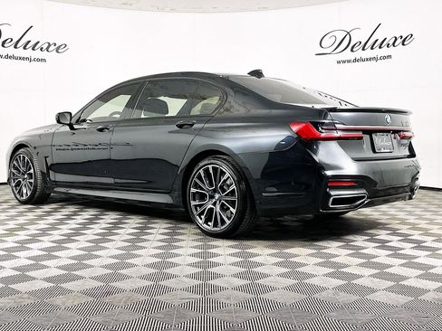 Used 2020 BMW 750i xDrive w/ M Sport Package AWD/4WD image 4