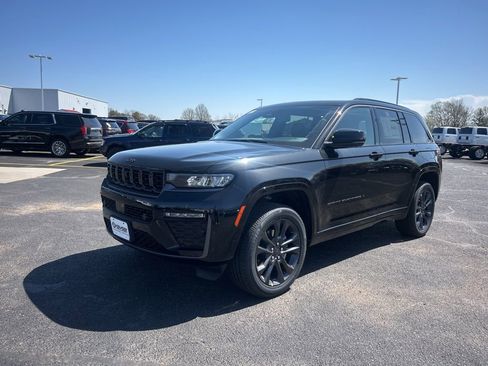 New 2026 Jeep Grand Cherokee Limited AWD/4WD image 3
