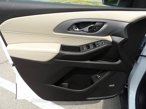 Used 2022 Chevrolet Traverse LT w/ LT Premium Package FWD image 14