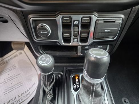Certified 2021 Jeep Wrangler Unlimited Sahara w/ Cold Weather Group AWD/4WD image 8