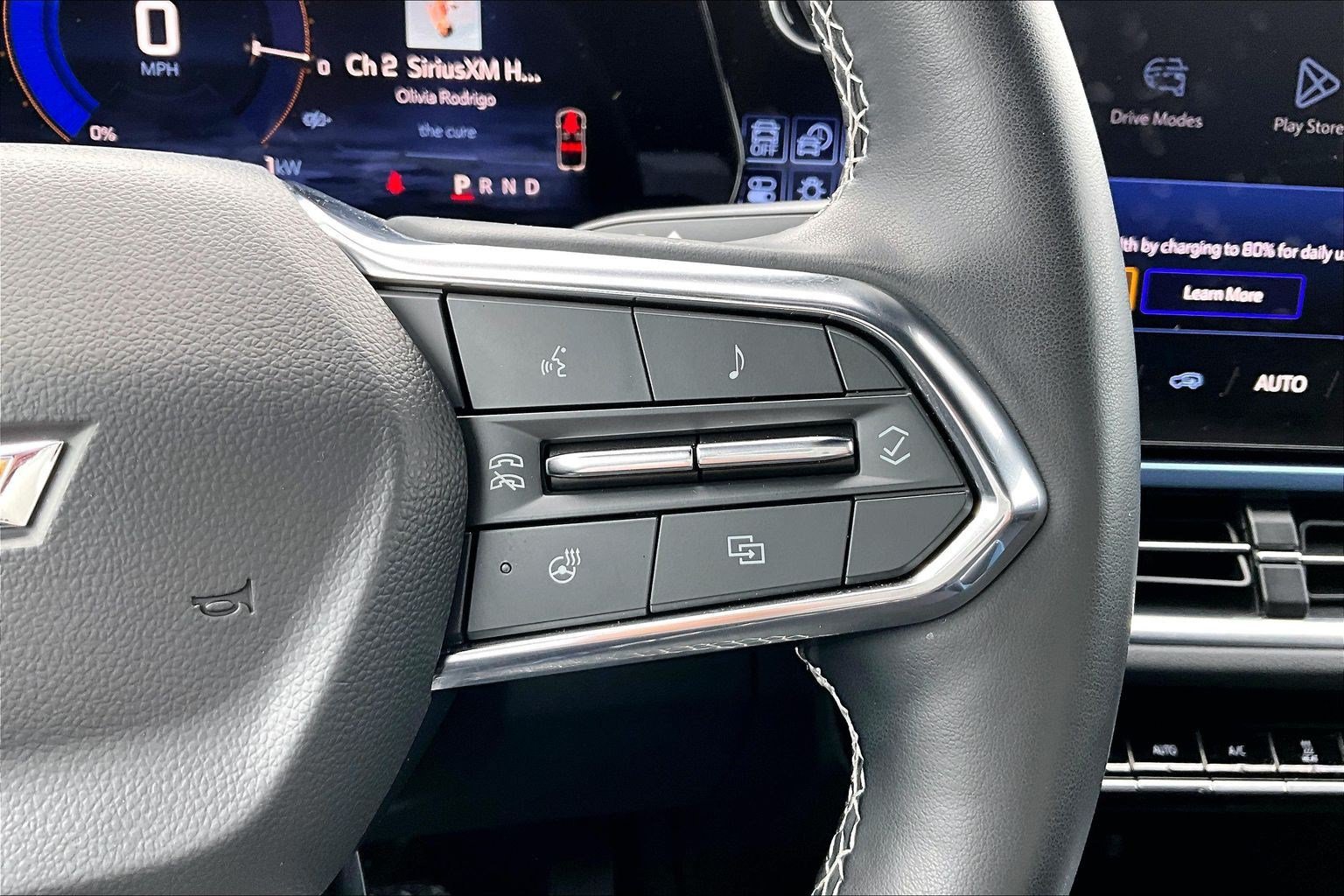 Used 2025 Chevrolet Equinox EV LT w/ Convenience Package FWD image 16