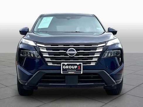 Certified 2025 Nissan Rogue SV FWD image 4