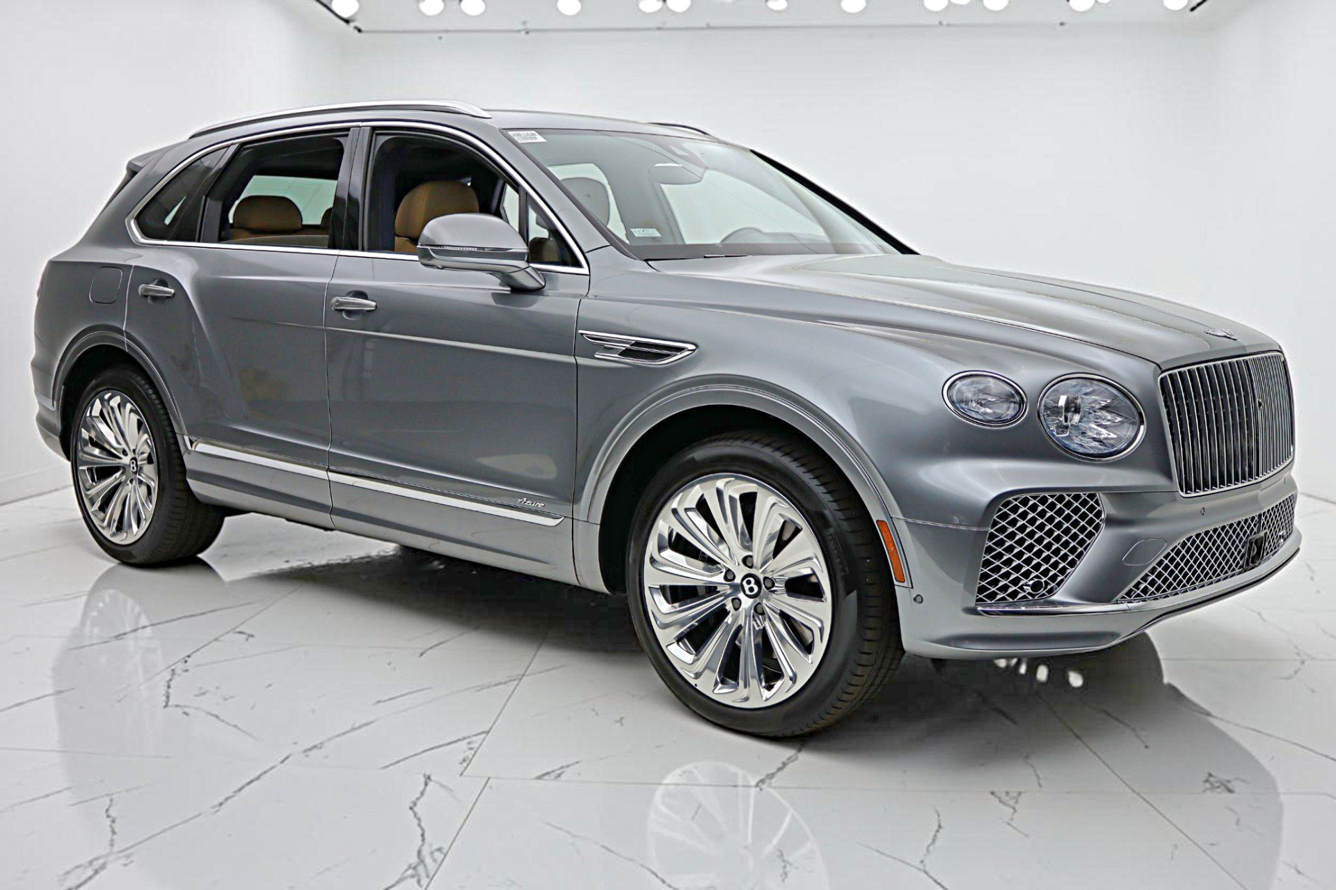 Used 2025 Bentley Bentayga AWD/4WD image 18