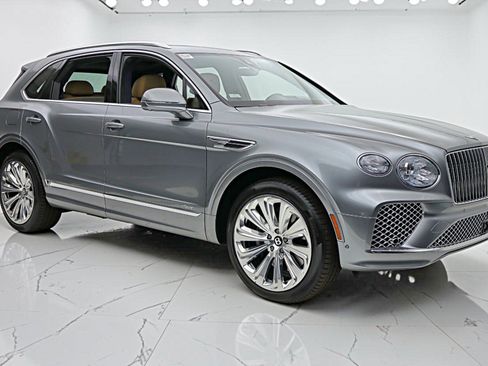 Used 2025 Bentley Bentayga AWD/4WD image 18