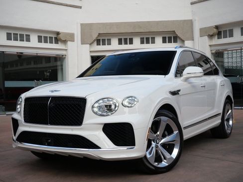 New 2025 Bentley Bentayga image 7