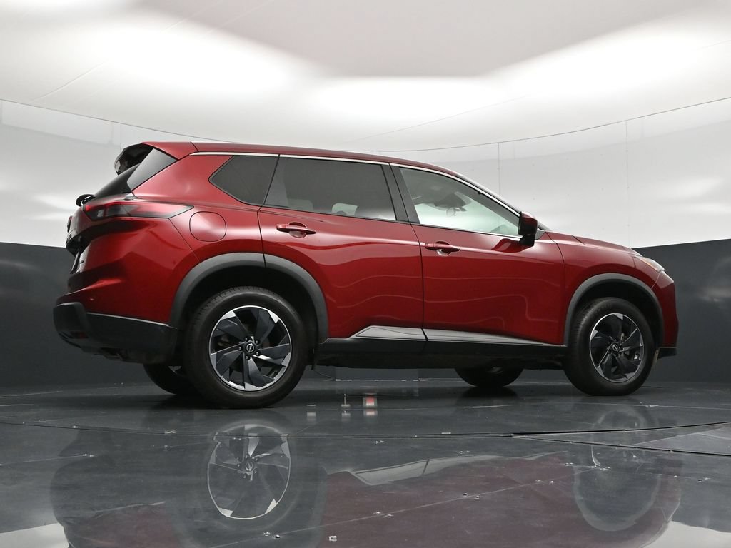 Used 2025 Nissan Rogue SV AWD/4WD image 53