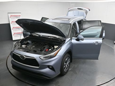 Used 2022 Toyota Highlander XLE image 43