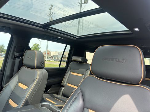 Used 2024 GMC Yukon XL AT4 w/ AT4 Premium Plus Package AWD/4WD image 27