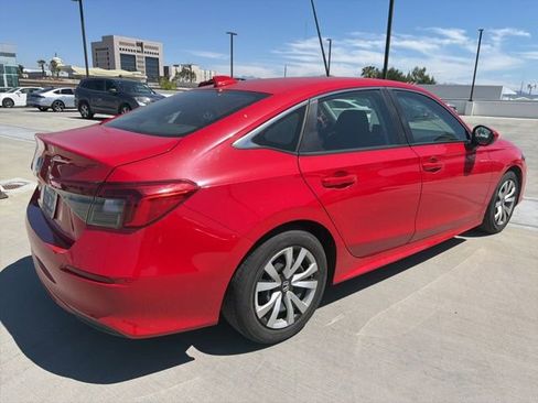 Used 2022 Honda Civic LX image 2