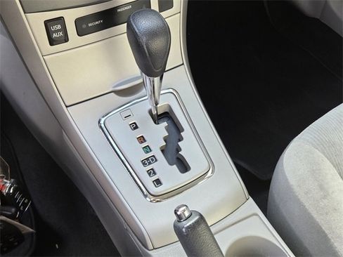 Used 2013 Toyota Corolla LE image 21