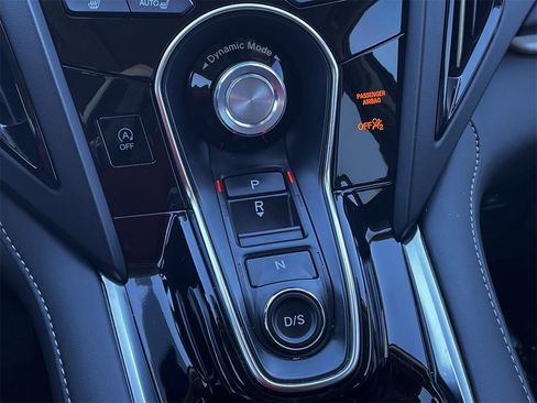 Used 2024 Acura RDX SH-AWD w/ Technology Package image 17