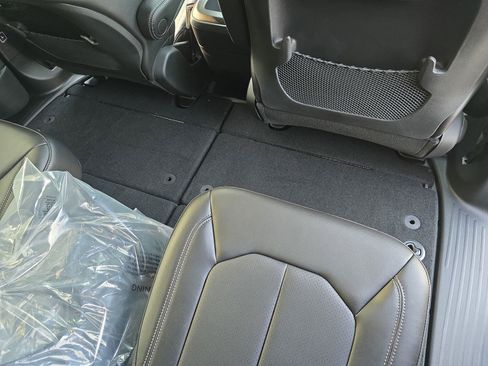 New 2026 Chrysler Pacifica Select FWD image 12