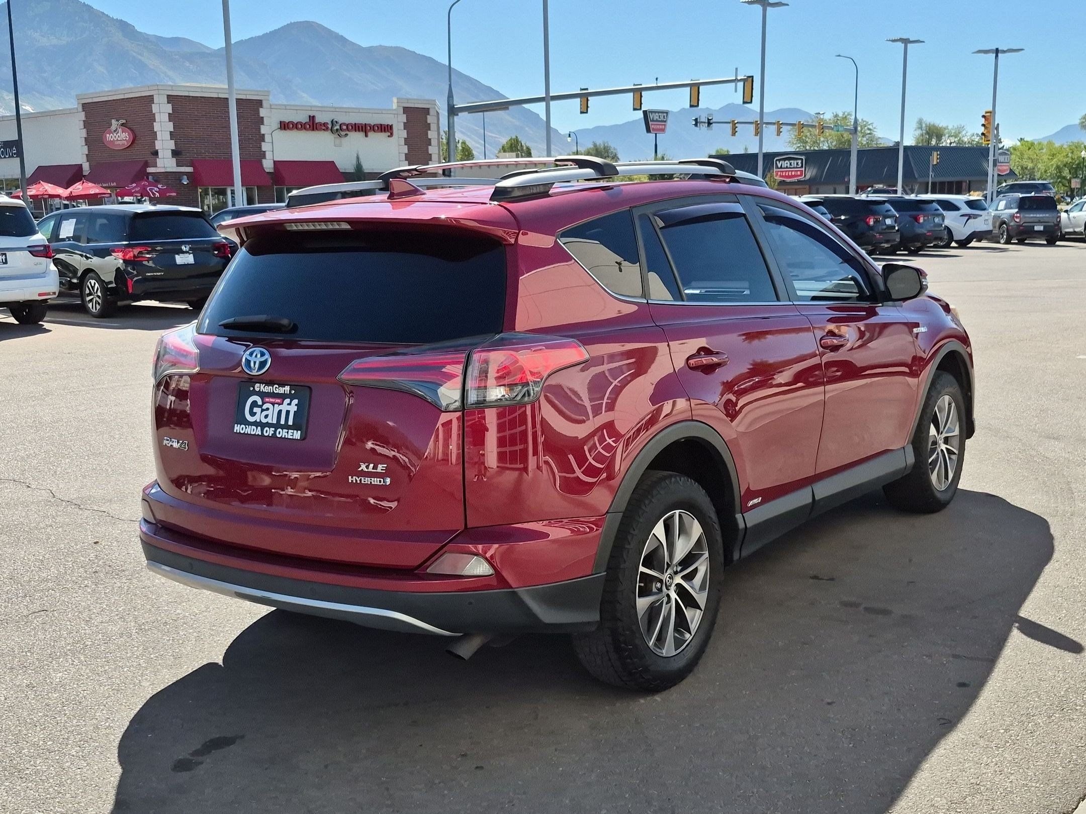 Used 2018 Toyota RAV4 XLE w/ Convenience Package AWD/4WD image 3